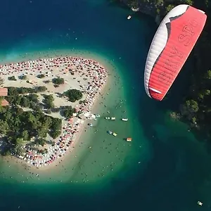 Random By Lookbookholiday Otel